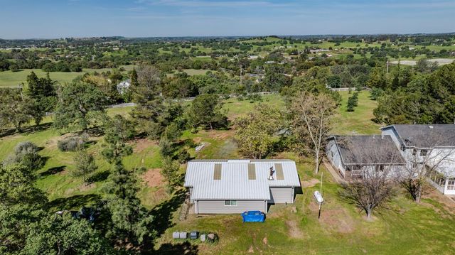 4877 Hillvale Dr, Valley Springs, CA 95252