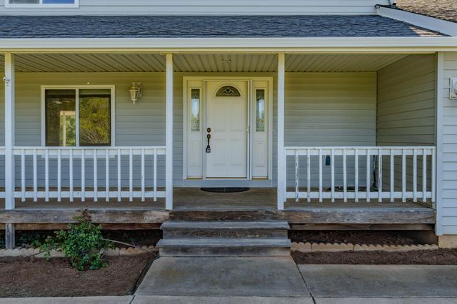 4877 Hillvale Dr, Valley Springs, CA 95252