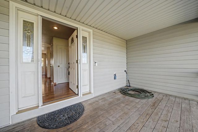 4877 Hillvale Dr, Valley Springs, CA 95252