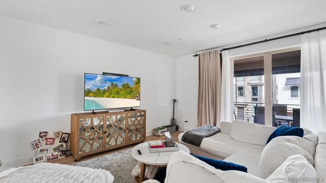 15681 Rennyson Way, San Diego, CA 92127