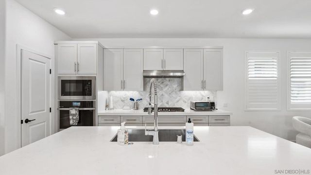 15681 Rennyson Way, San Diego, CA 92127