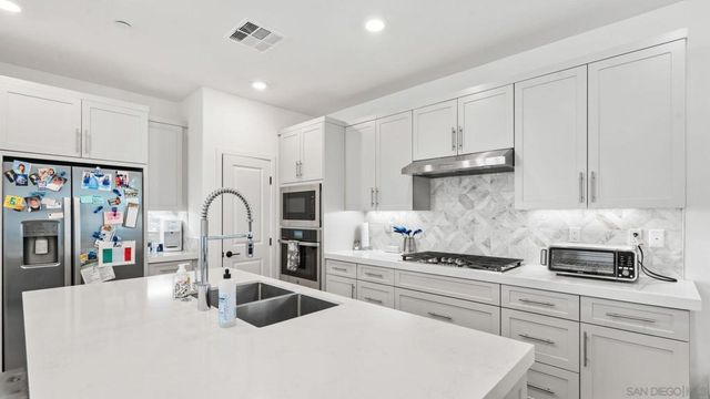 15681 Rennyson Way, San Diego, CA 92127