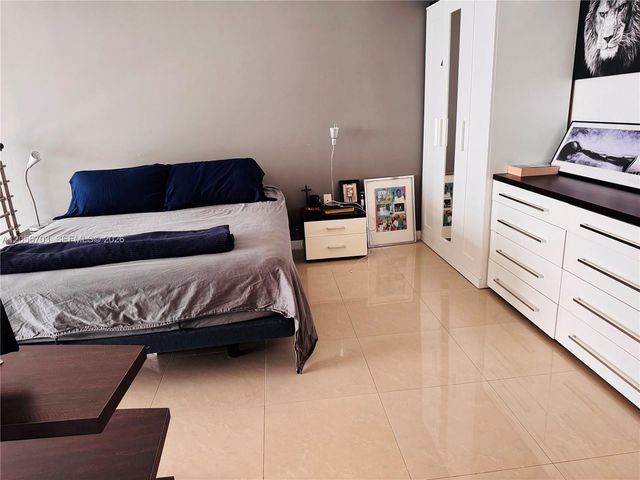41 SE 5th 2204, Miami, FL 33131