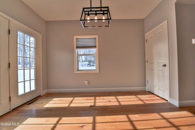 10 Linden Lane, Milton, NY 12020