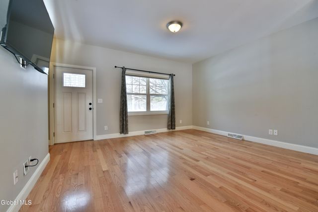 10 Linden Lane, Milton, NY 12020