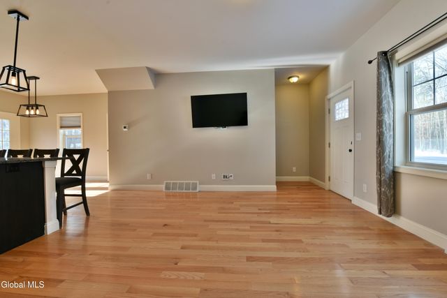 10 Linden Lane, Milton, NY 12020