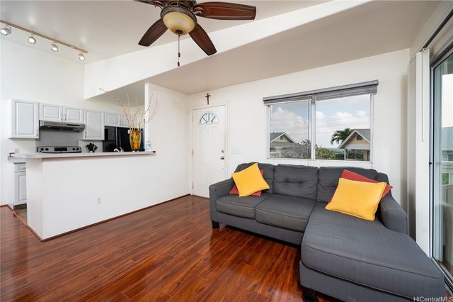 94-510 Lumiaina Street J202, Waipahu, HI 96797