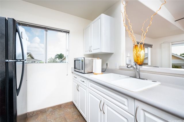 94-510 Lumiaina Street J202, Waipahu, HI 96797