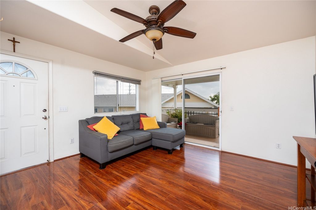 94-510 Lumiaina Street J202, Waipahu, HI 96797