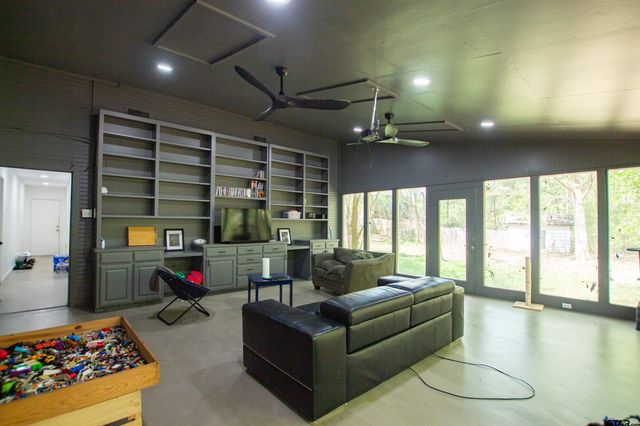 2942 Medlin Rd, Gilmer, TX 75645