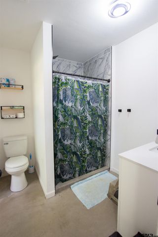 2942 Medlin Rd, Gilmer, TX 75645