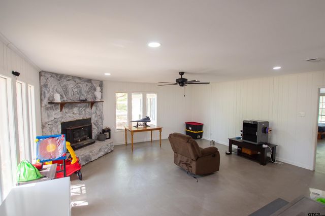 2942 Medlin Rd, Gilmer, TX 75645