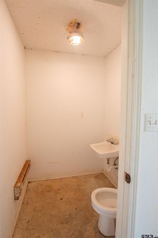 2942 Medlin Rd, Gilmer, TX 75645