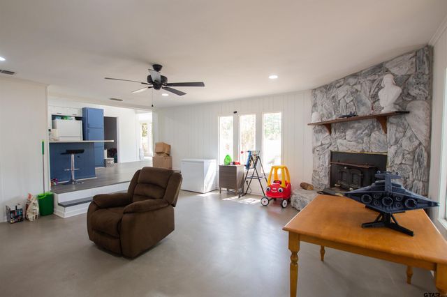 2942 Medlin Rd, Gilmer, TX 75645