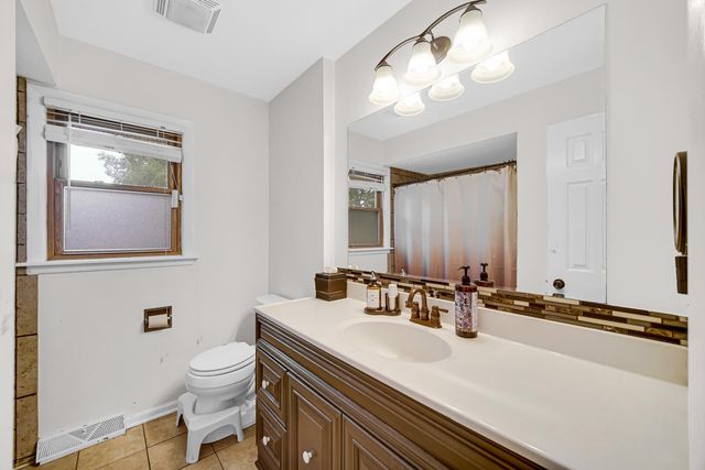 9628 Crestwood Avenue, Munster, IN 46321