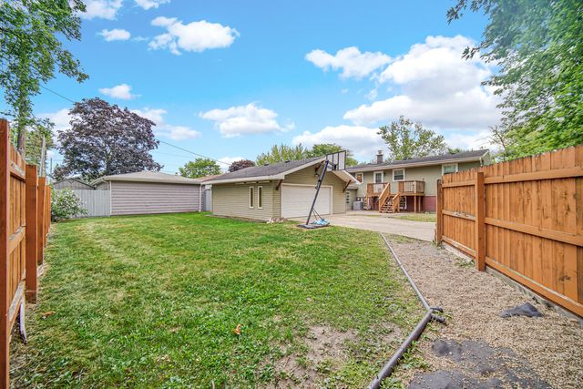 9628 Crestwood Avenue, Munster, IN 46321