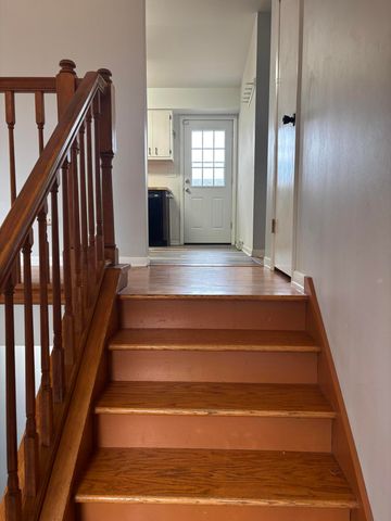 9628 Crestwood Avenue, Munster, IN 46321