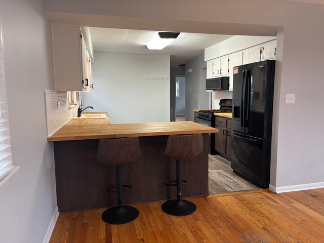 9628 Crestwood Avenue, Munster, IN 46321