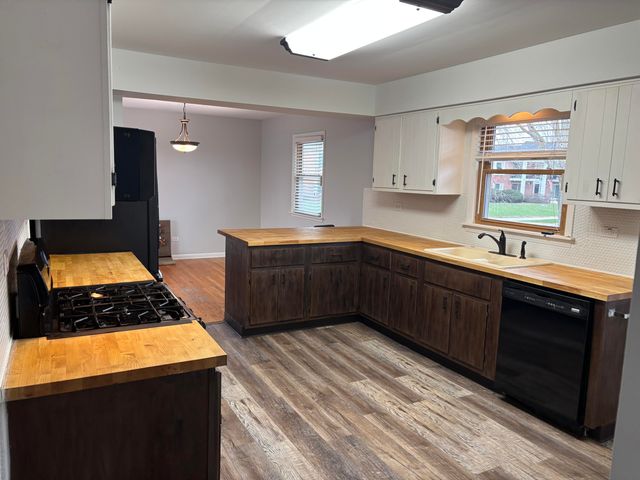 9628 Crestwood Avenue, Munster, IN 46321