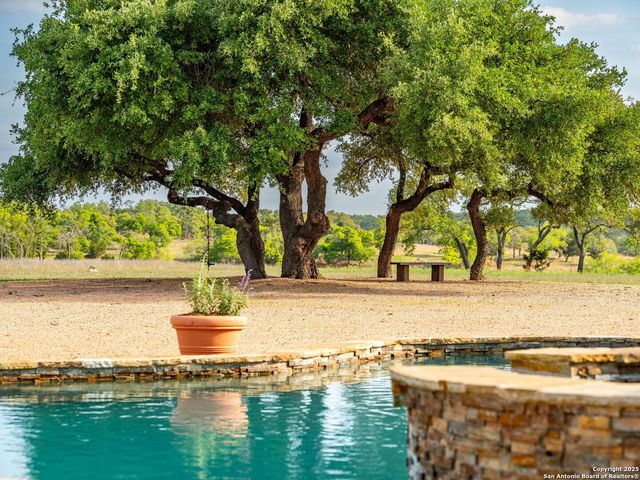 862 Grape Creek Road, Fredericksburg, TX 78624