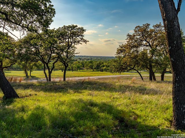 862 Grape Creek Road, Fredericksburg, TX 78624