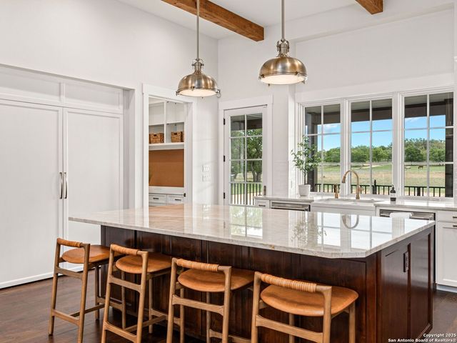 862 Grape Creek Road, Fredericksburg, TX 78624