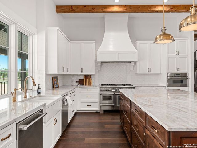 862 Grape Creek Road, Fredericksburg, TX 78624