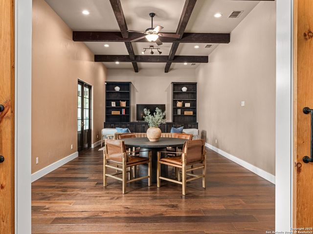 862 Grape Creek Road, Fredericksburg, TX 78624