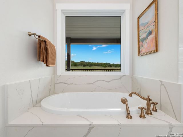 862 Grape Creek Road, Fredericksburg, TX 78624