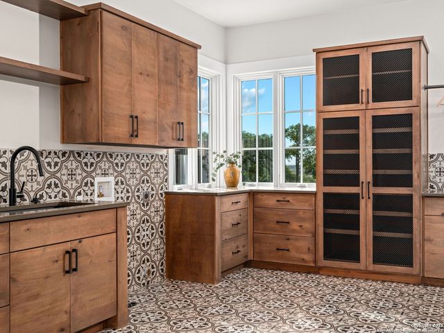 862 Grape Creek Road, Fredericksburg, TX 78624