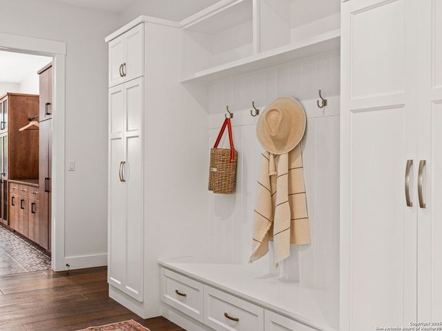 862 Grape Creek Road, Fredericksburg, TX 78624