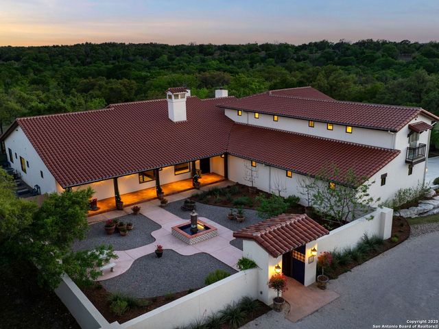 862 Grape Creek Road, Fredericksburg, TX 78624