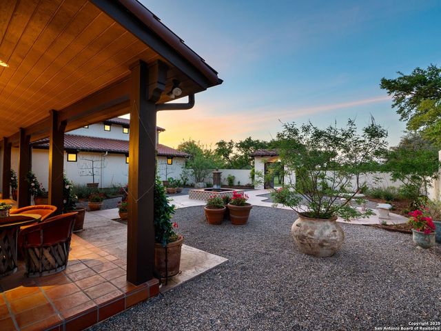 862 Grape Creek Road, Fredericksburg, TX 78624