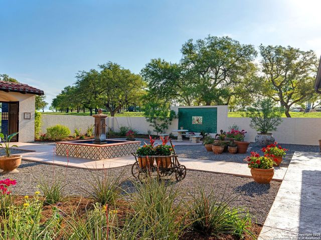 862 Grape Creek Road, Fredericksburg, TX 78624