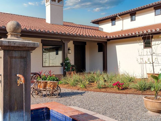 862 Grape Creek Road, Fredericksburg, TX 78624