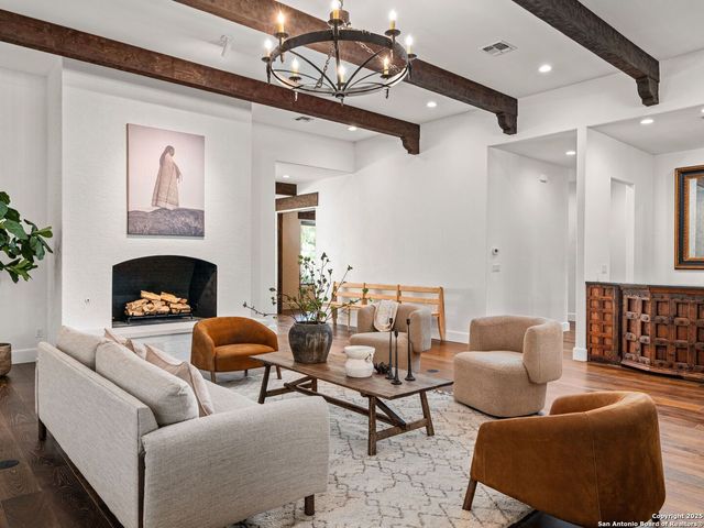 862 Grape Creek Road, Fredericksburg, TX 78624