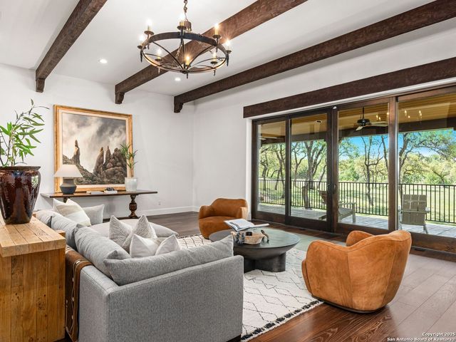 862 Grape Creek Road, Fredericksburg, TX 78624