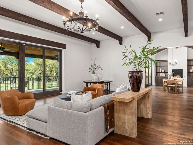 862 Grape Creek Road, Fredericksburg, TX 78624