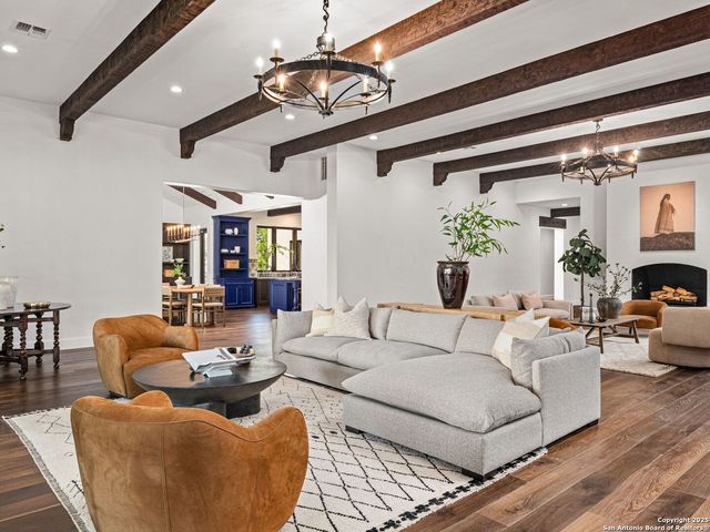 862 Grape Creek Road, Fredericksburg, TX 78624