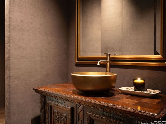 862 Grape Creek Road, Fredericksburg, TX 78624