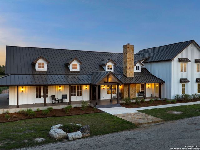 862 Grape Creek Road, Fredericksburg, TX 78624