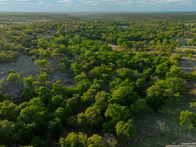 862 Grape Creek Road, Fredericksburg, TX 78624