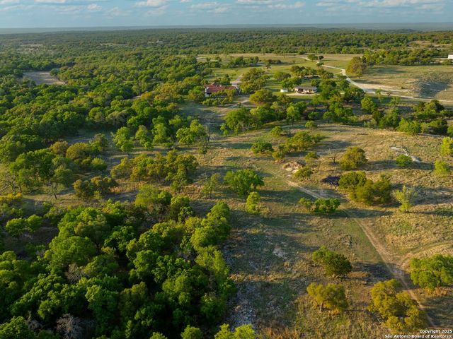 862 Grape Creek Road, Fredericksburg, TX 78624