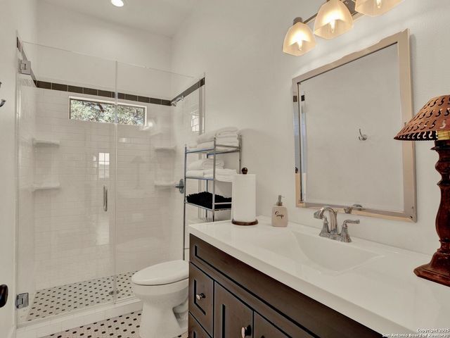 862 Grape Creek Road, Fredericksburg, TX 78624