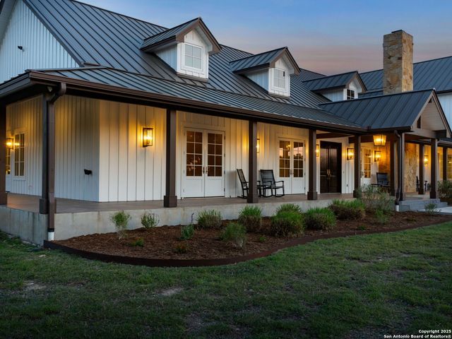 862 Grape Creek Road, Fredericksburg, TX 78624