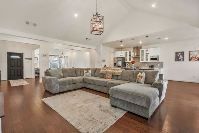 1909 Willowcrest Loop, Denton, TX 76205