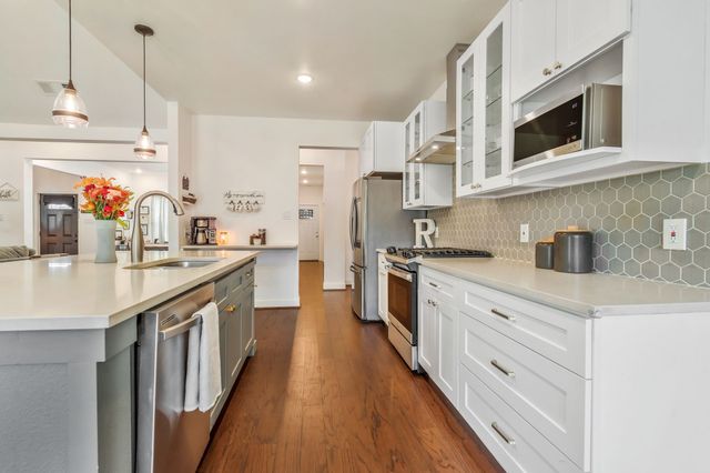 1909 Willowcrest Loop, Denton, TX 76205