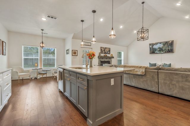 1909 Willowcrest Loop, Denton, TX 76205