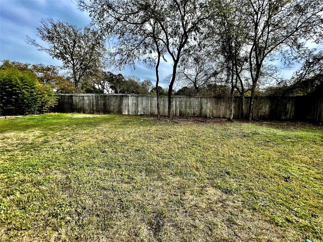 1909 Willowcrest Loop, Denton, TX 76205