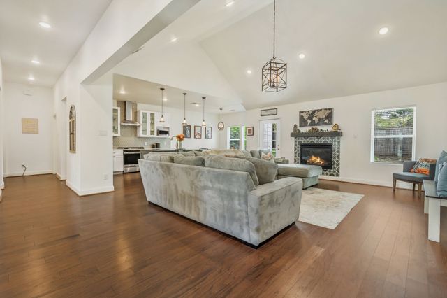 1909 Willowcrest Loop, Denton, TX 76205